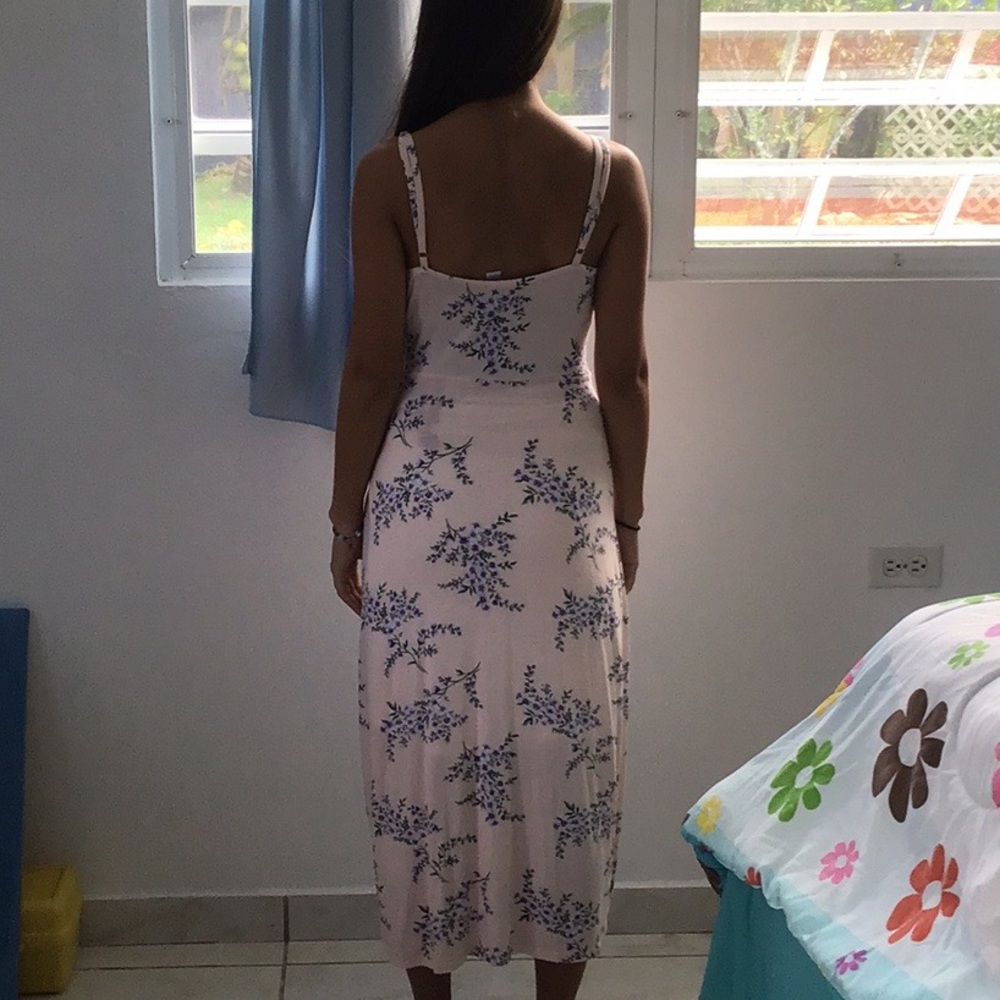 A Forever 21 sleeveless long floral dress. - Picture 5 of 5